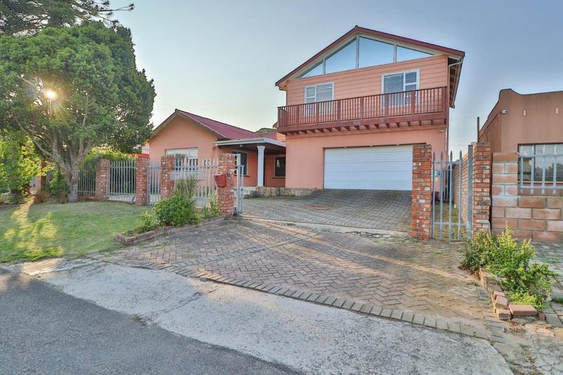 4 Bedroom Property for Sale in Heiderand Western Cape